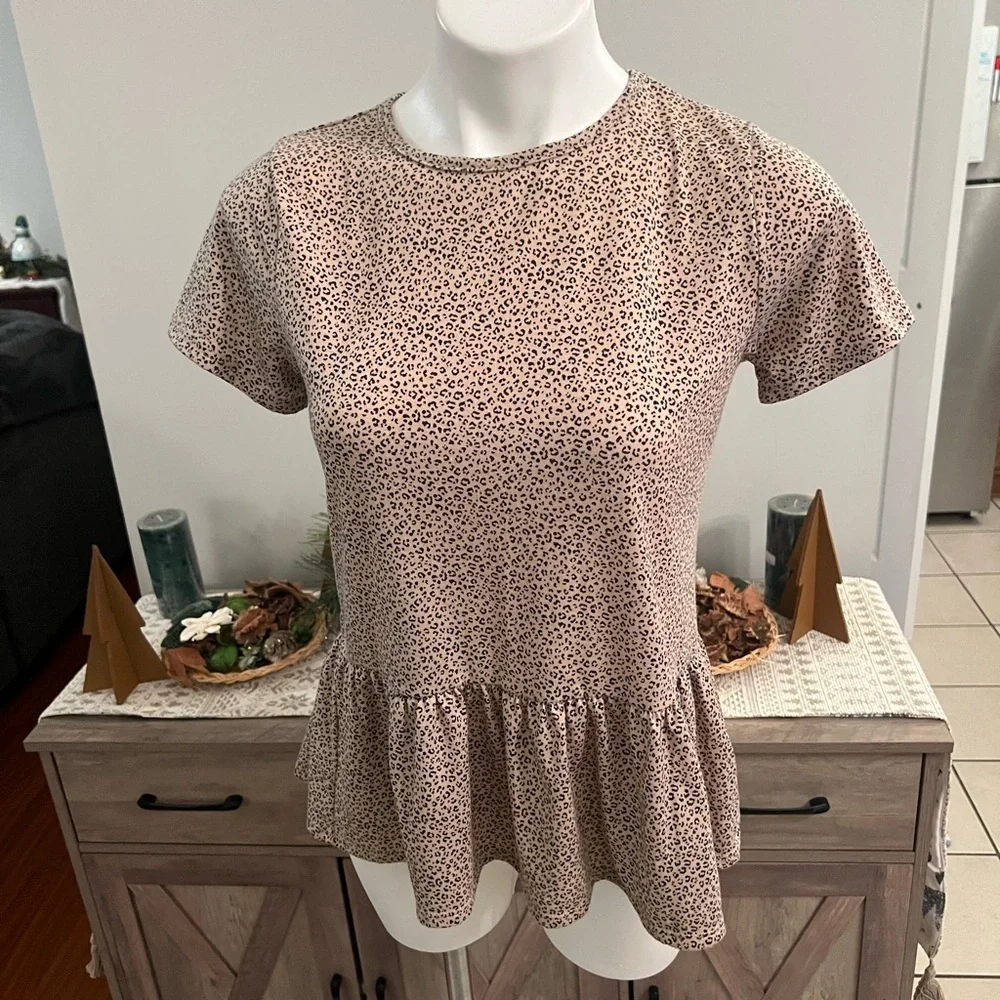 Gaze tan animal cheetah print peplum blouse